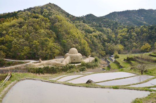 田に水を張り出しました